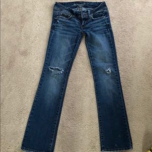 🌵AE  🦅 distressed slim boot jeans